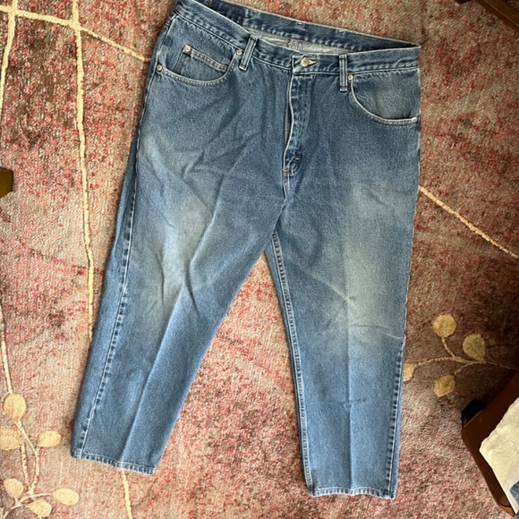 SOLD—-Wrangler Authentic jeans 38 by 32 - Picture 5 of 8